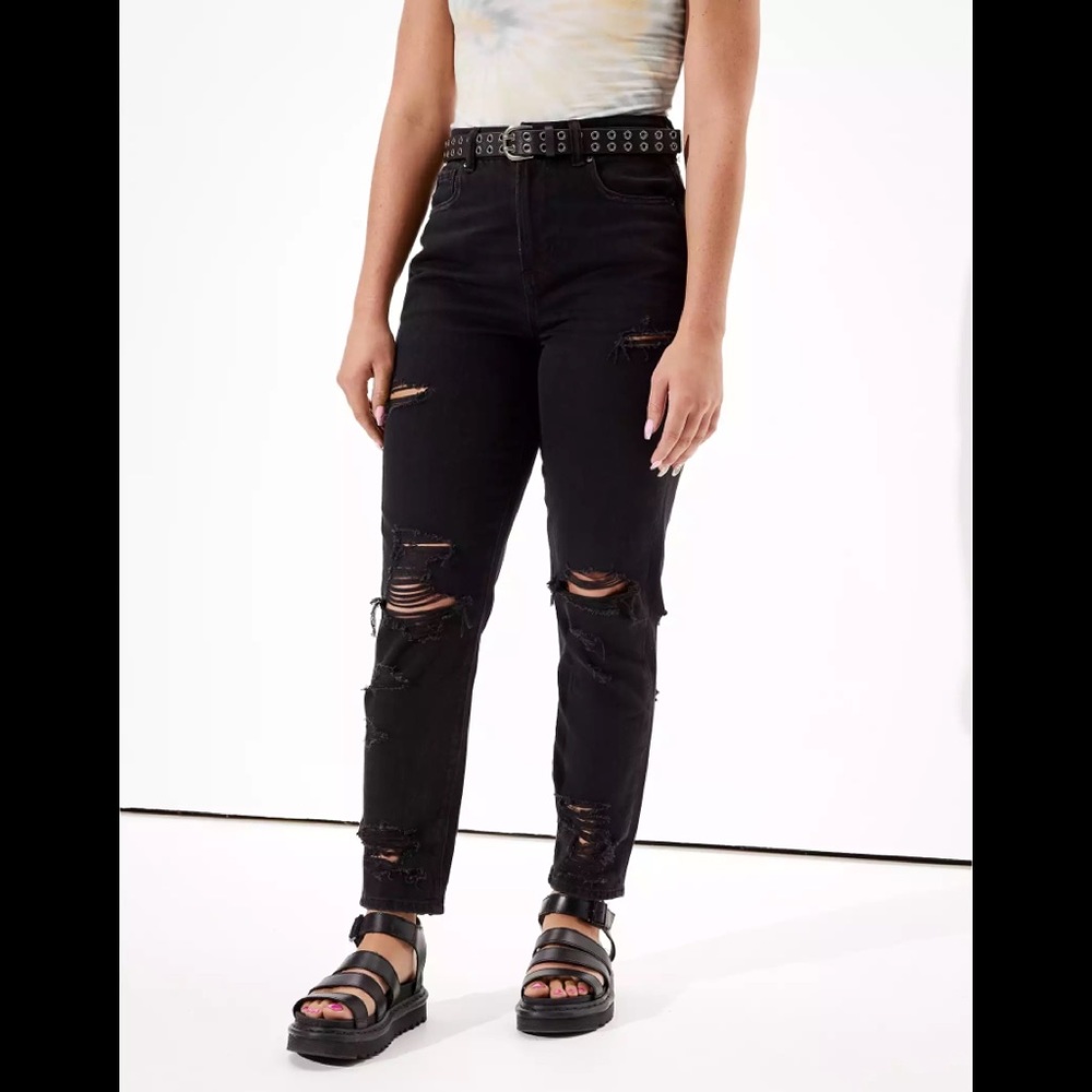 American Eagle Black Ripped Destroyed High Waist Mom Jean Size 4